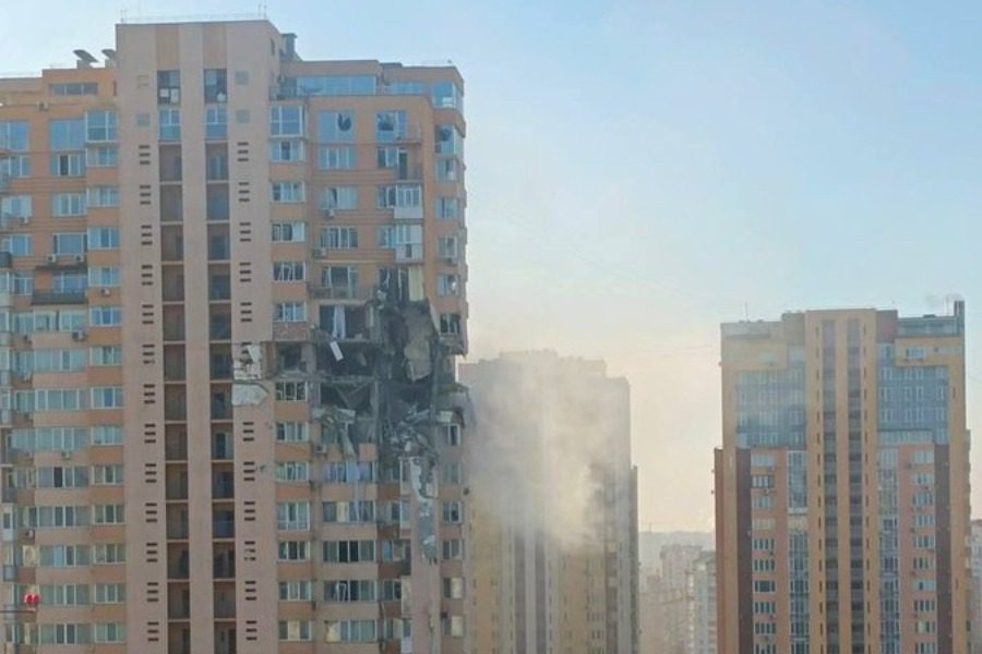 Κίεβο: Δραματικές ώρες ‑ Οι Ρώσοι χτυπούν κτίρια με πολίτες