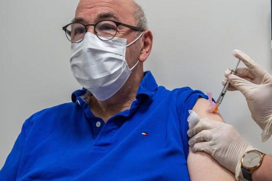 Κορωνοϊός: «Πράσινο φως» στις ΗΠΑ για τέταρτη δόση στους άνω των 50 ετών