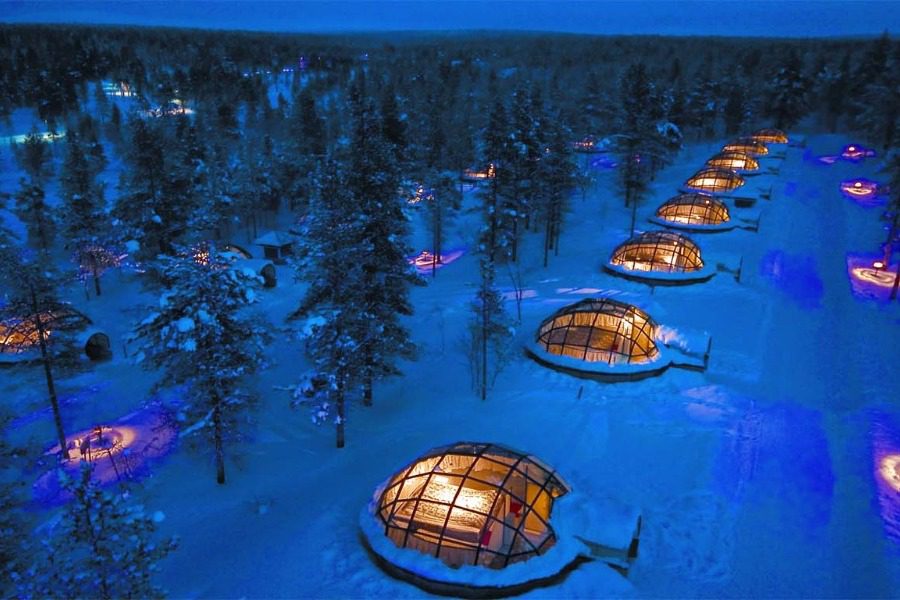 Σε αυτό το ονειρεμένο μέρος οι αποστάσεις ασφαλείας είναι ιδανικές - Πώς είναι οι διακοπές στο Kakslauttanen Artic Resort