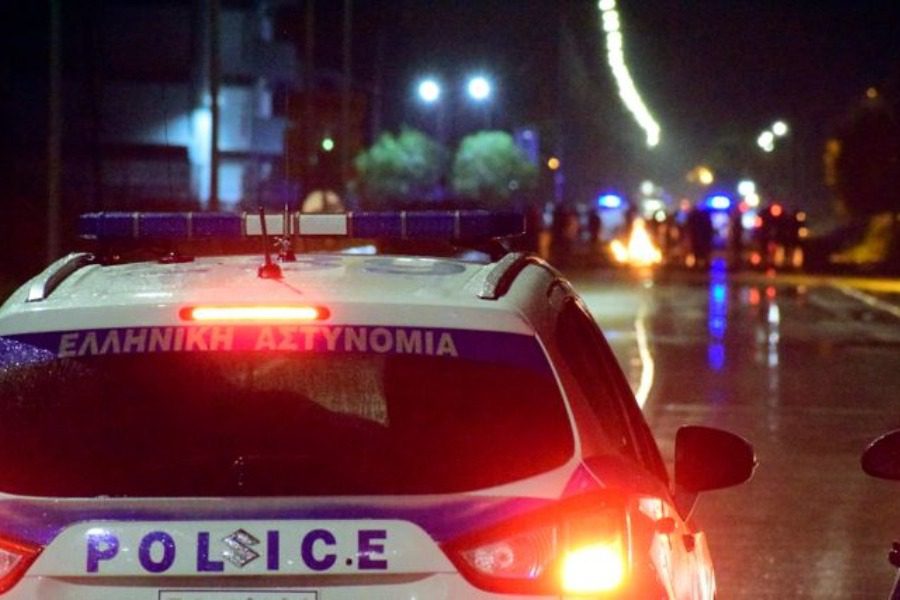 ΕΛ.ΑΣ: Αντιδράσεις προκαλεί βίντεο με περιπολικό που περνά κόκκινα με σειρήνα για… διασκέδαση