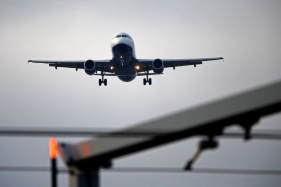 Επείγουσα προσγείωση αεροπλάνου: Έγκυος προσποιήθηκε ότι γεννά - Το κρυφό σχέδιο των επιβατών