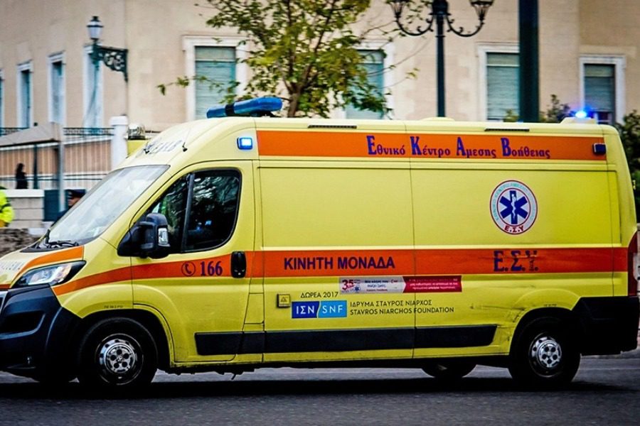 Μυστήριο με τον τραυματισμό τρανς γυναίκας σε εμπορικό κέντρο στο Αιγάλεω