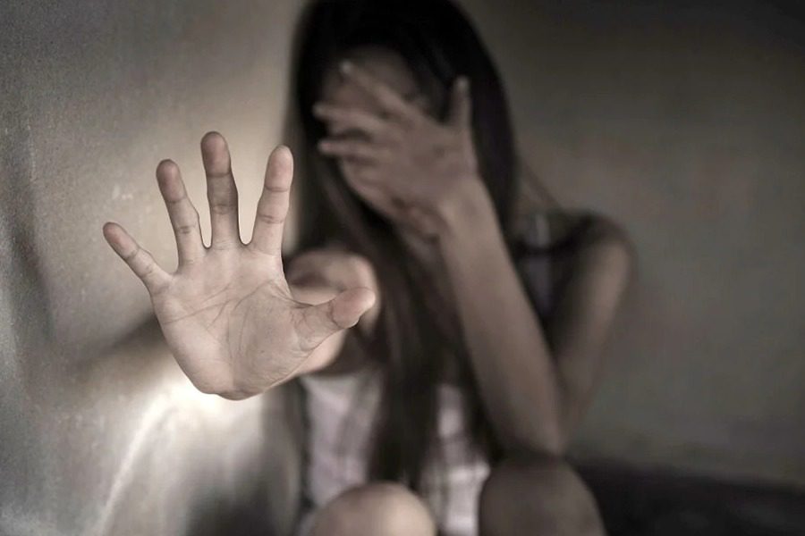 Καλαμάτα: Συνελήφθη 61χρονος εκπαιδευτικός για ασέλγεια στην ανήλικη κόρη του