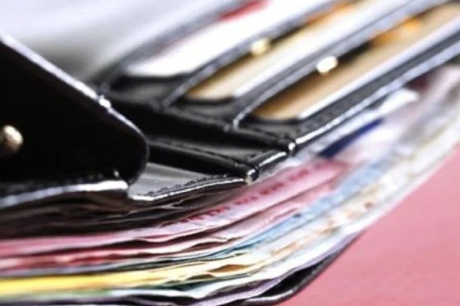 Πτολεμαΐδα: Επιχειρηματίας βρήκε πορτοφόλι με 1600 ευρώ και το παρέδωσε