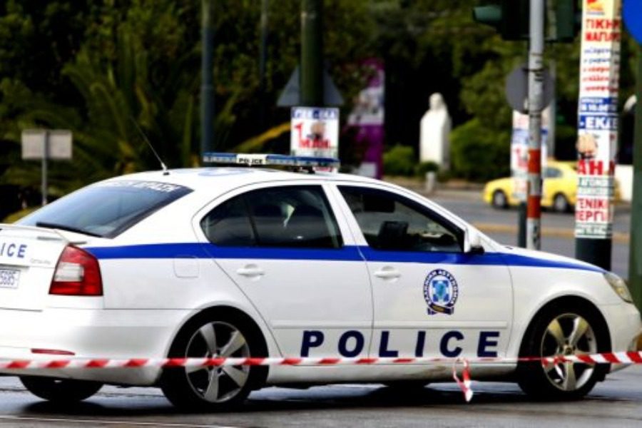 Παλαιό Φάληρο: «Γάζωσαν» με σφαίρες επιχειρηματία ενώ οδηγούσε