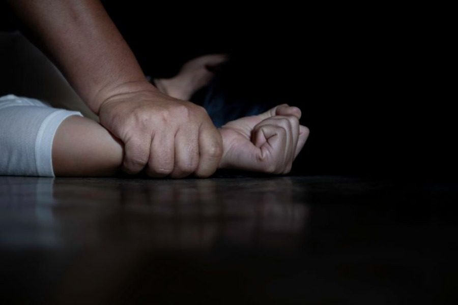 Σοκ στη Κρήτη: Οι κάμερες ασφαλείας μπαρ «καίνε» τον πατέρα που κατηγορείται για τον βιασμό της κόρης του