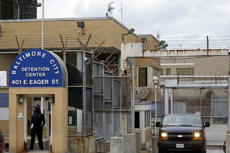 Όταν 4 γυναίκες φύλακες έμειναν έγκυες από τον ίδιο κρατούμενο