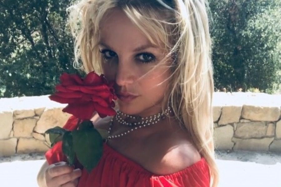 Britney Spears: Προκαλεί ξανά το Instagram ολόγυμνη