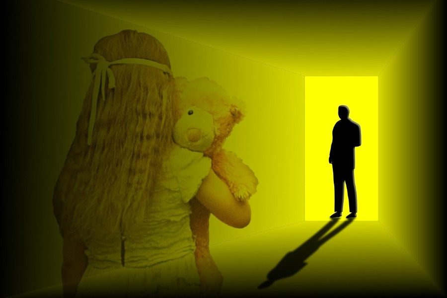 Απόπειρα βιασμού ανήλικης από φίλο του πατέρα της