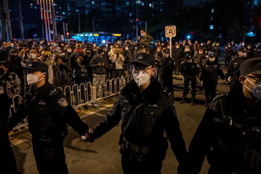 Η μεγαλύτερη εξέγερση των πολιτών της Κίνας μετά από 33 χρόνια απειλεί το καθεστώς