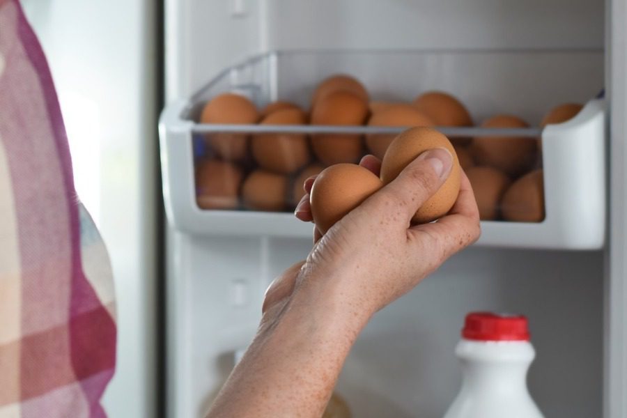 Το πιο συχνό λάθος που κάνουμε με τα αυγά και χαλάνε πιο γρήγορα
