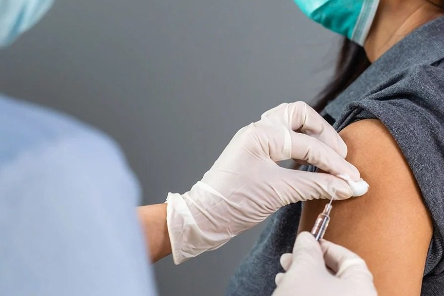 Πλεύρης: Από Οκτώβριο αναμένονται τα νέα και επικαιροποιημένα εμβόλια για τον κορωνοϊό - Επιθυμία είναι να μην υπάρξουν «μέτρα τύπου υποχρεωτικότητας» αλλά συστάσεις