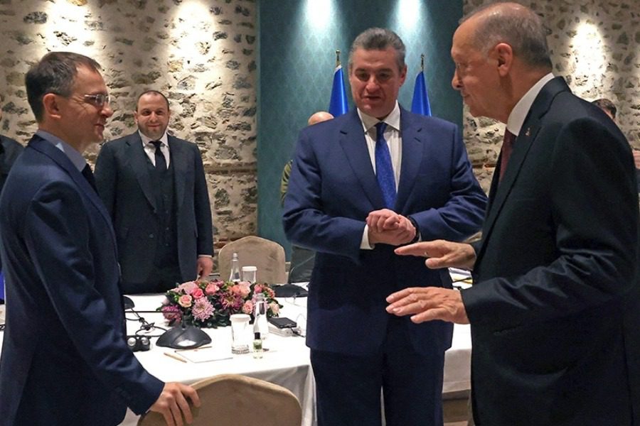 Θρίλερ με τις συνομιλίες Ρώσων και Ουκρανών στην Κωνσταντινούπολη