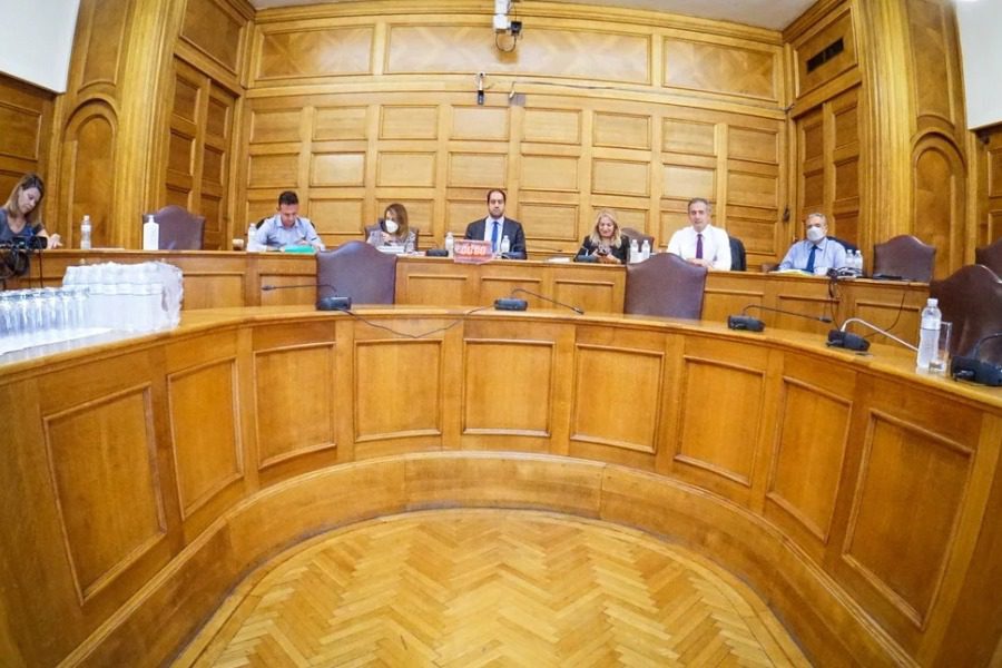 «Τι μιλάς εσύ, ρε χρυσαυγίτη;»