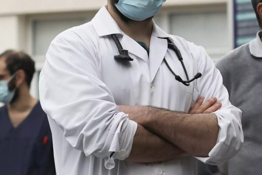 Νοσοκομειακοί γιατροί: Απεργιακές κινητοποιήσεις για την κατάσταση του ΕΣΥ