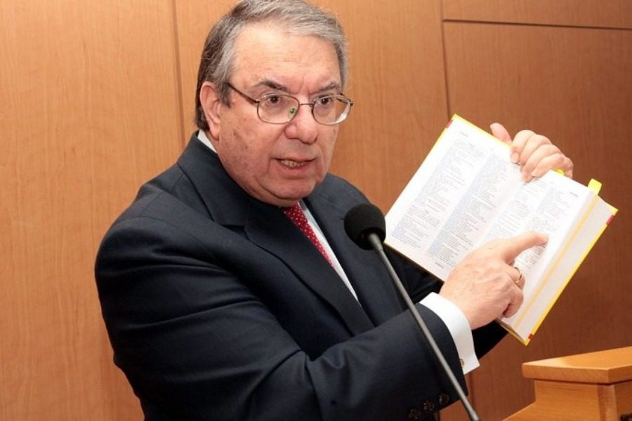 Έξαλλος με τους Τούρκους ο Μπαμπινιώτης: «Ακου `Turkaegean`... το Αιγαίο!»