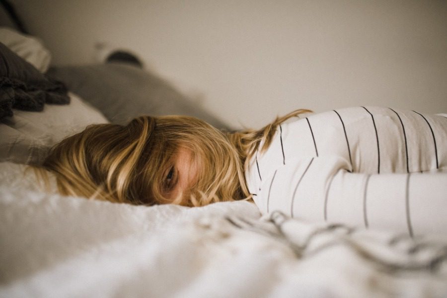 Αϋπνία: Ο απλός τρόπος για να την καταπολεμήσεις σύμφωνα με τους ειδικούς