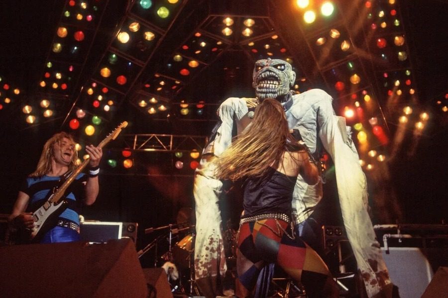 Η εφημερίδα «Ελεύθερη Ώρα» κατηγόρησε τους Iron Maiden για τη φωτιά στην Πεντέλη