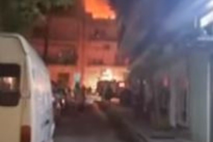 Τρόμος σε πολυκατοικία στην Ξάνθη μετά από φωτιά και εκρήξεις 