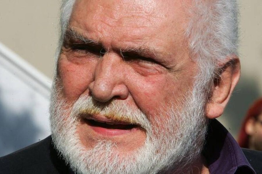 Ο Κώστας Καζάκος δώρισε το σώμα του στην Ιατρική σχολή για την εκπαίδευση των φοιτητών