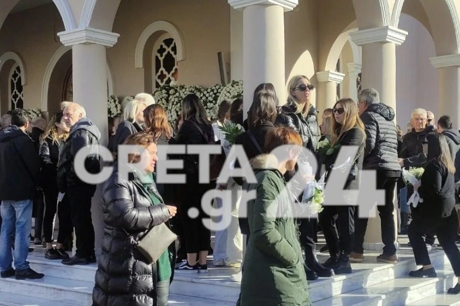 Τώρα: Θρήνος στην κηδεία της 21χρονης που παρασύρθηκε στη Θεσσαλονίκη