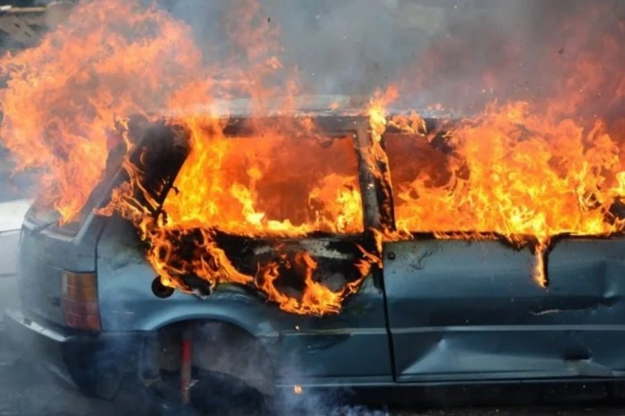 «Με ωθούσε ο σατανάς» είπε ο 32χρονος που έκαιγε αυτοκίνητα