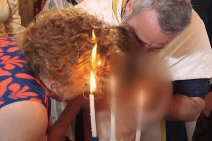 Κρήτη: Η νονά πήρε φωτιά