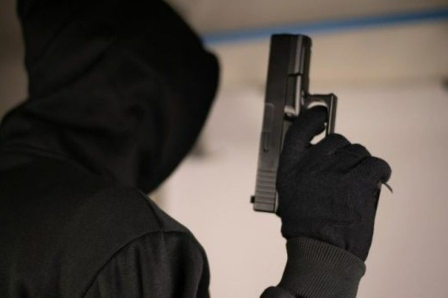 Ασπρόπυργος: Μασκοφόροι ληστές έδεσαν επιχειρηματία
