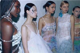 London Fashion Week: Συγκεντρώσαμε όλα τα beauty trends
