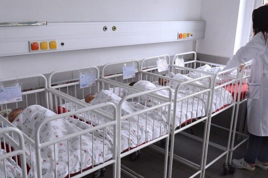 Το τεστ DNA έλυσε για το μπέρδεμα με τα δύο μωρά σε μαιευτήριο της Λάρισας - Περίμεναν ένα μήνα να μάθουν αν το μωρό που μεγαλώνουν είναι το δικό τους
