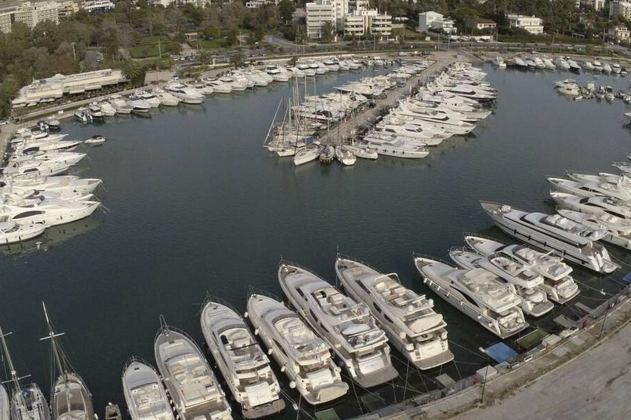 Καταδίωξη και πυροβολισμοί στη μαρίνα Γλυφάδας μέρα ‑ μεσημέρι!