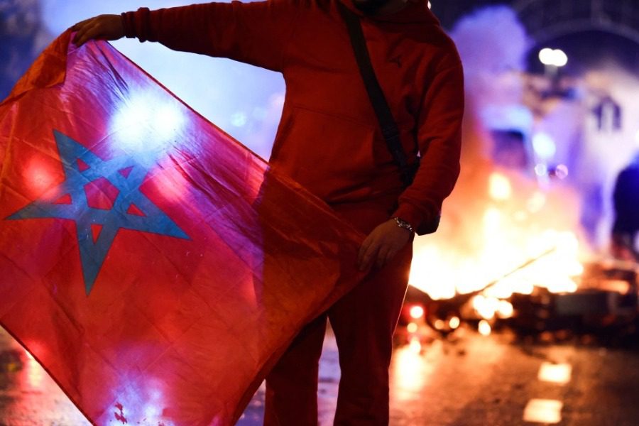 Πεδίο μάχης οι δρόμοι των Βρυξελλών: Συγκρούσεις και φωτιές μετά τη νίκη του Μαρόκου