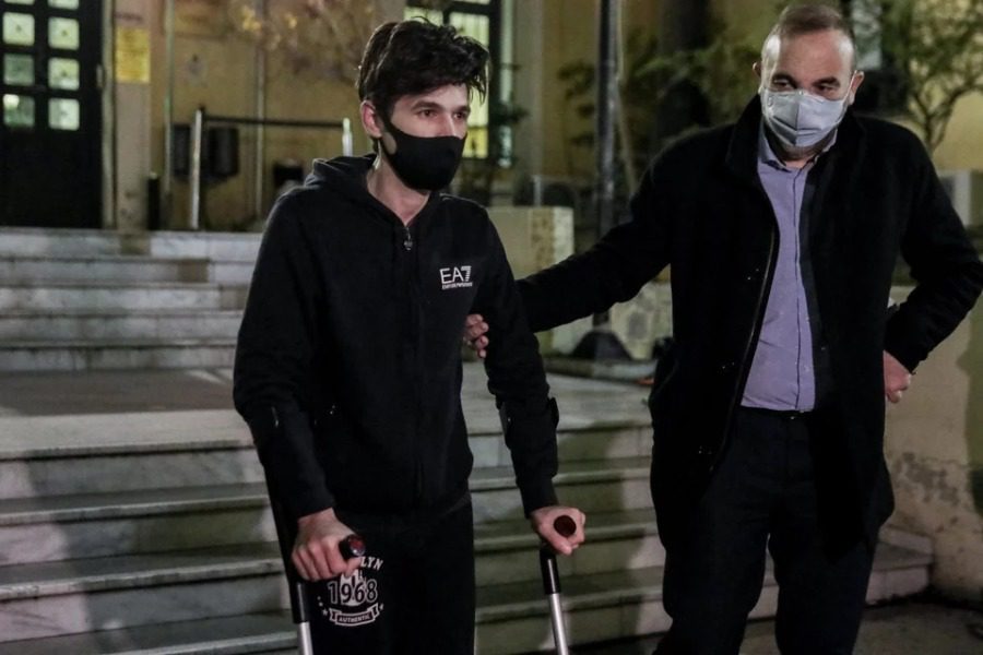 Αποφυλακίστηκε ο Μένιος Φουρθιώτης από τις φυλακές Ναυπλίου