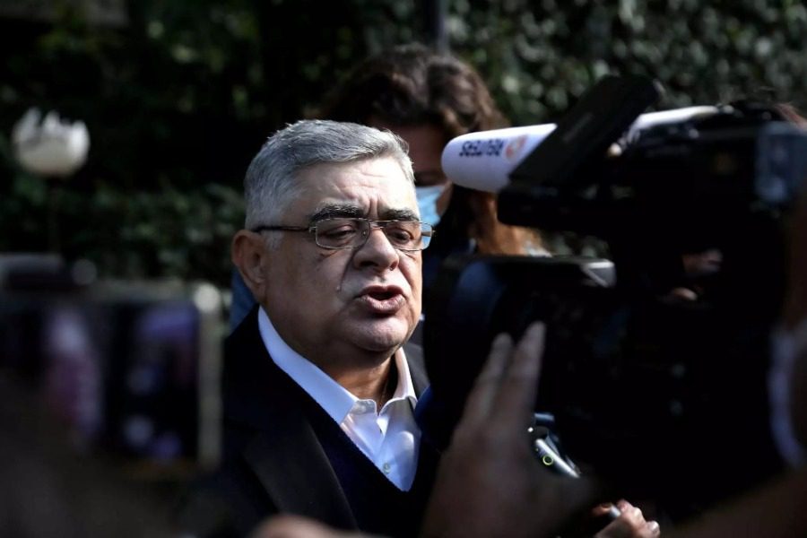 Κορωνοϊός: Νοσηλεύεται διασωληνωμένος ο ανεμβολίαστος Νίκος Μιχαλολιάκος
