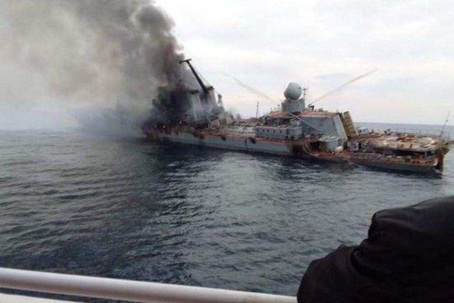 Διάλογοι του πληρώματος του «Moskva» λίγο πριν βυθιστεί: «Το πλοίο χτυπήθηκε δυο φορές»