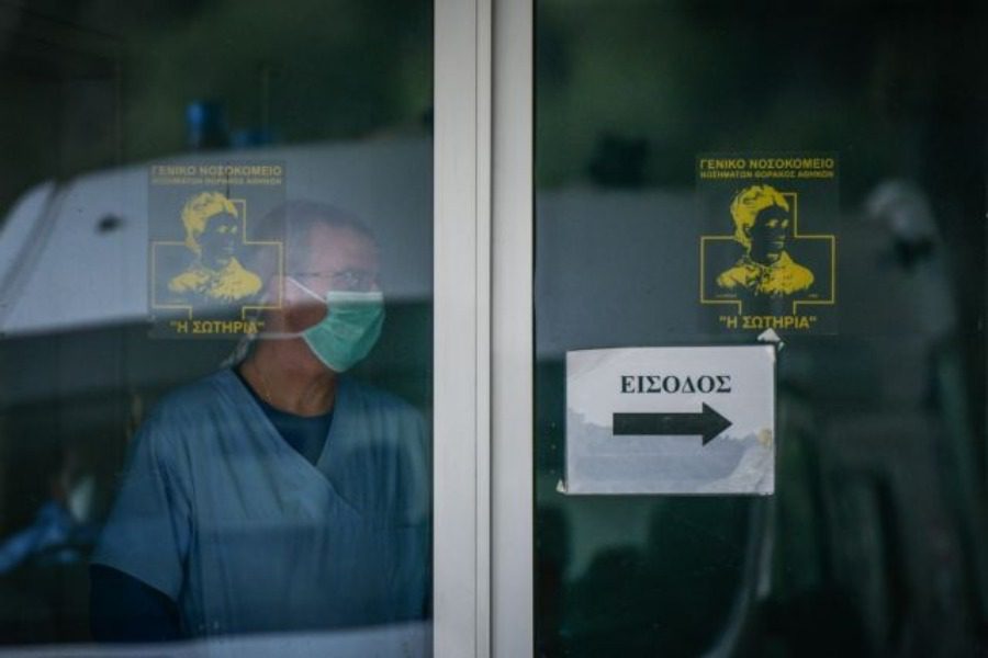 Πλεύρης: Το ΕΣΥ πιέζεται ‑ 500 επιπλέον κλίνες αποκλειστικά για covid ασθενείς