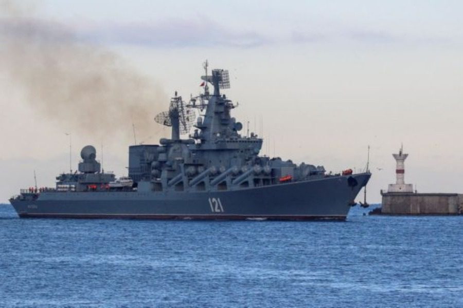 Ουκρανία: Φλέγεται η ναυαρχίδα του ρωσικού στόλου στη Μαύρη Θάλασσα