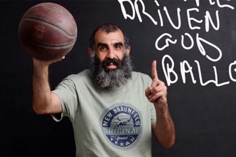 Έλληνας ταξιτζής στη Νέα Υόρκη έγινε Viral: Κάνει «μαγικά» στο μπάσκετ 