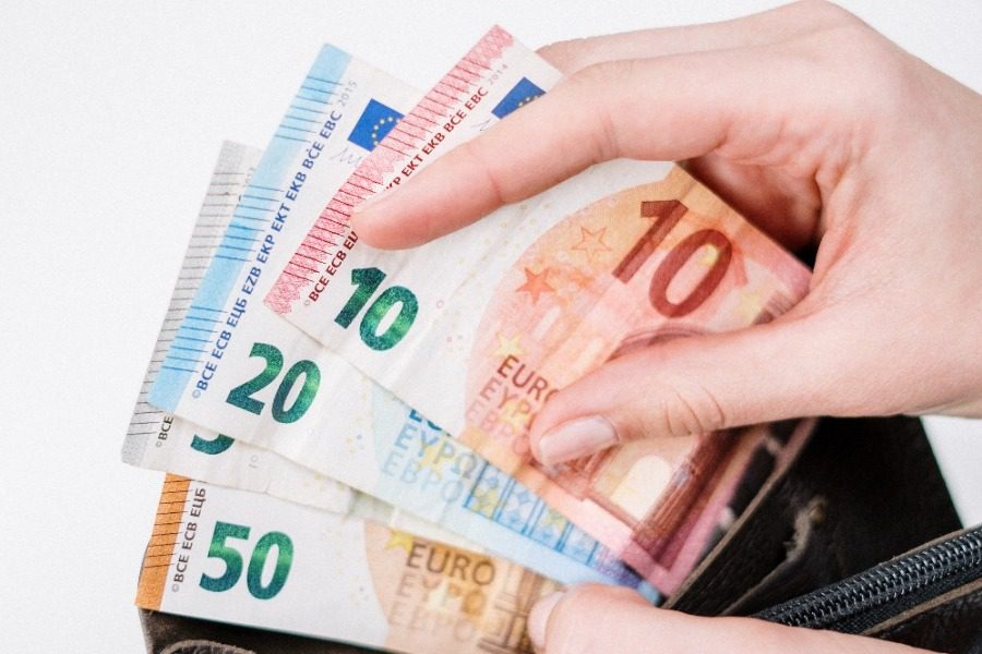 Μετά τα σουβλάκια «απογειώνεται» και η τιμή του καφέ