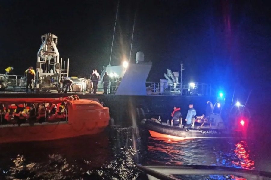Euroferry Olympia: Ολονύχτια μάχη για τους 12 αγνοουμένους