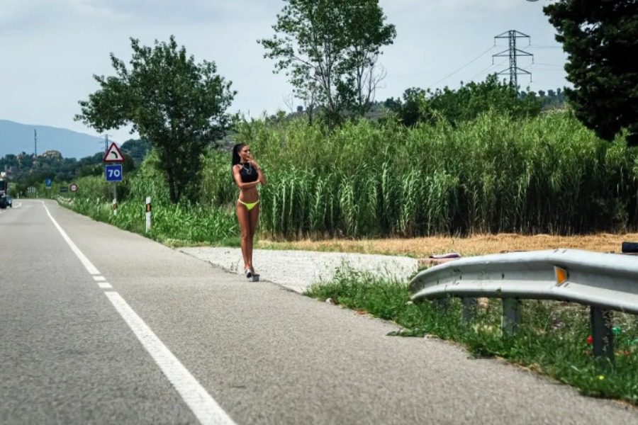 Τι απέγινε το χωριό με τις 3.000 σεξεργάτριες μετά την πανδημία;