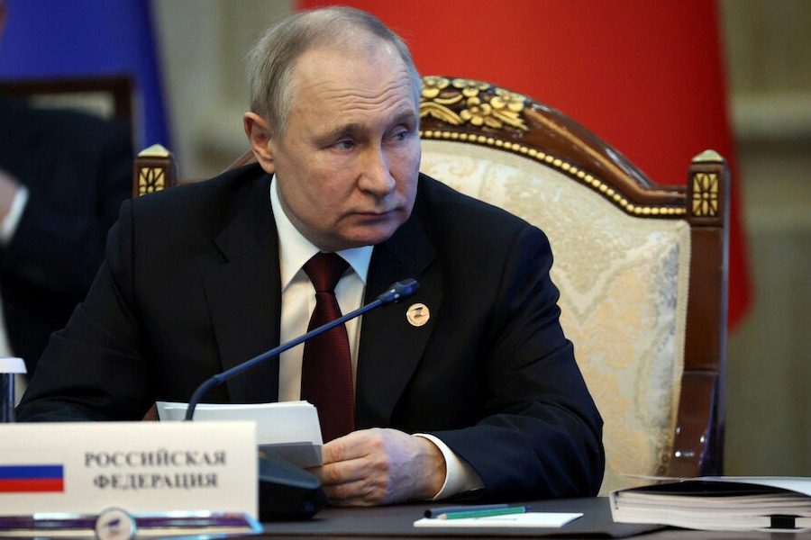 Πούτιν: «Κάποια στιγμή θα πρέπει να καταλήξουμε σε συμφωνίες» - Η σχετική δήλωση θα μπορούσε να ερμηνευτεί και ως άνοιγμα προς μια μελλοντική διπλωματική διευθέτηση της ουκρανικής κρίσης