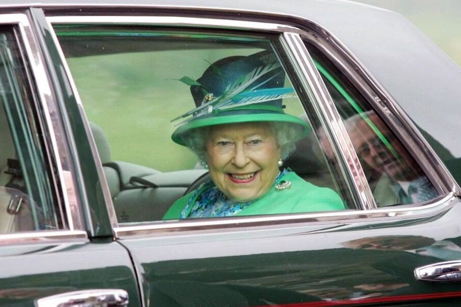 Θάνατος βασίλισσας Ελισάβετ: Πάρτι στο Twitter από τους Ιρλανδούς