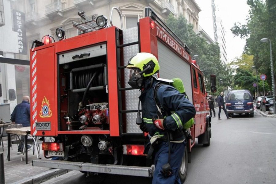 Συναγερμός στην πυροσβεστική, φωτιά στη Ραφήνα