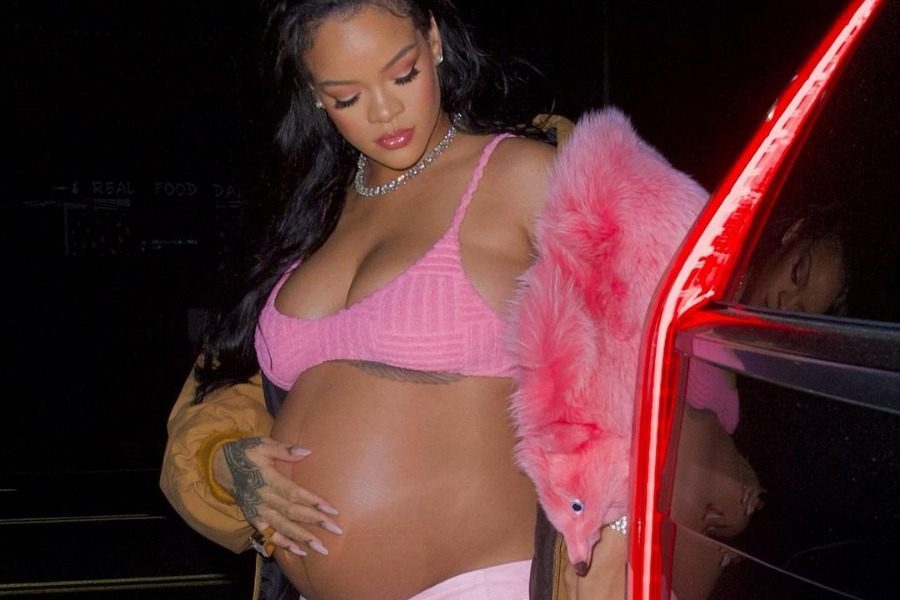 Η Rihanna μοιράζεται τα μυστικά για τη λάμψη της στην εγκυμοσύνη
