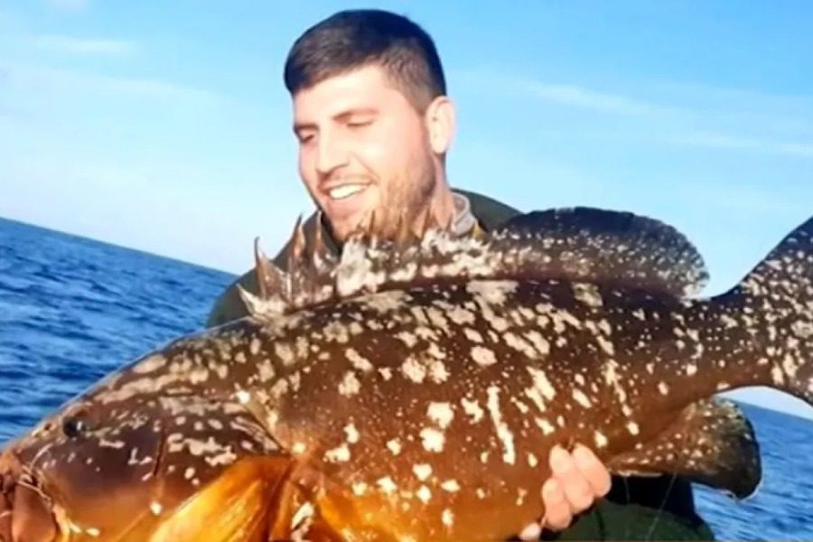 Απίστευτη ψαριά στην Κρήτη: Έπιασε βλαχοσφυρίδα 40 κιλών σε βάθος 165 μέτρων