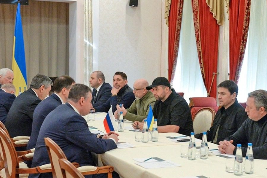 Ουκρανία: Ξεκίνησαν οι διαπραγματεύσεις μεταξύ Ουκρανίας και Ρωσίας στη Λευκορωσία