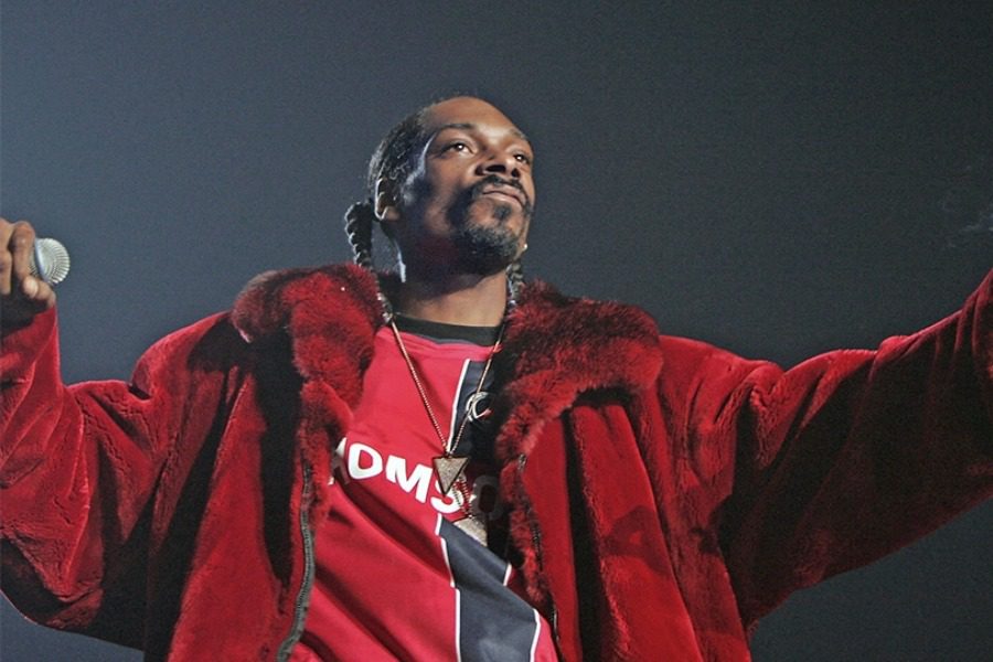 Ο Snoop Dogg έδωσε αύξηση στον υπάλληλο που το στρίβει τα τσιγάρα του