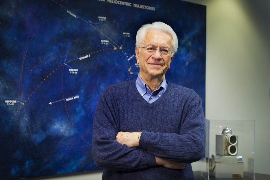 «Φοβάμαι πως δεν θα μάθουμε ποτέ αν είμαστε μόνοι στο σύμπαν»