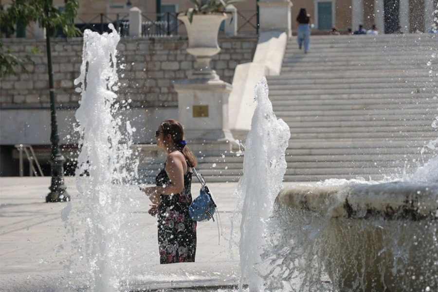 «Καμίνι» ξανά η Ελλάδα: Έρχεται 4ήμερος καύσωνας με αφρικανική σκόνη